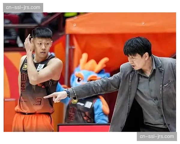 山东变阵启用许梦君刘毅，三分命中率超40%赢关键卡位战